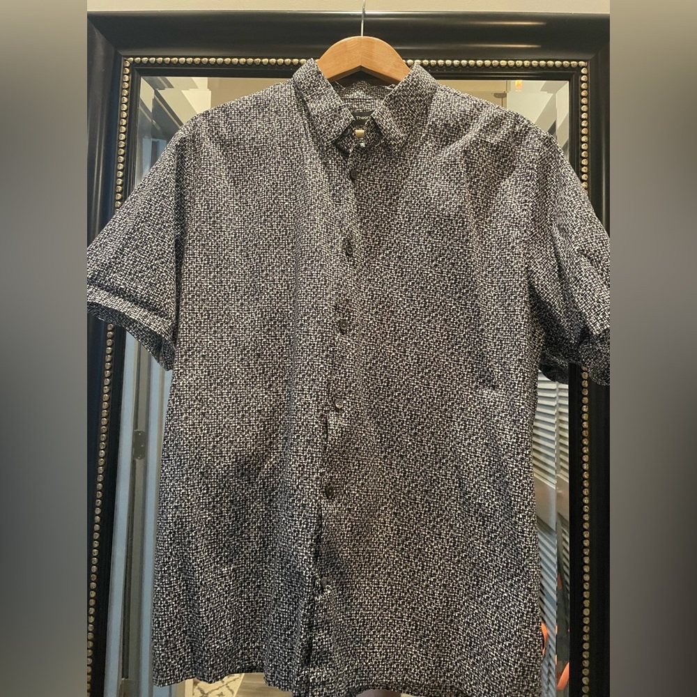 Men's Theory XXL Short Sleeve Button Up - never worn! - Picture 3 of 4